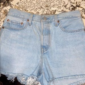 Levi wedgie denim short
